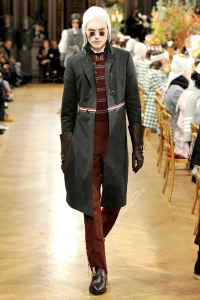 Look 18
